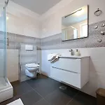 Oleandra דירה