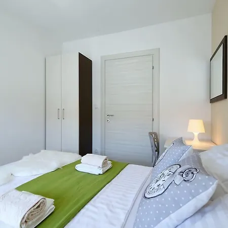 شقة Oleandra دراغ