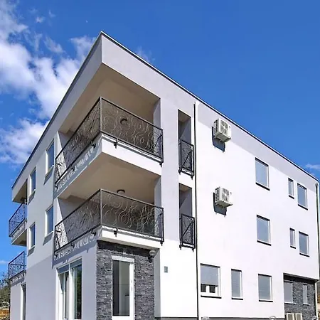 Oleandra Apartment *
